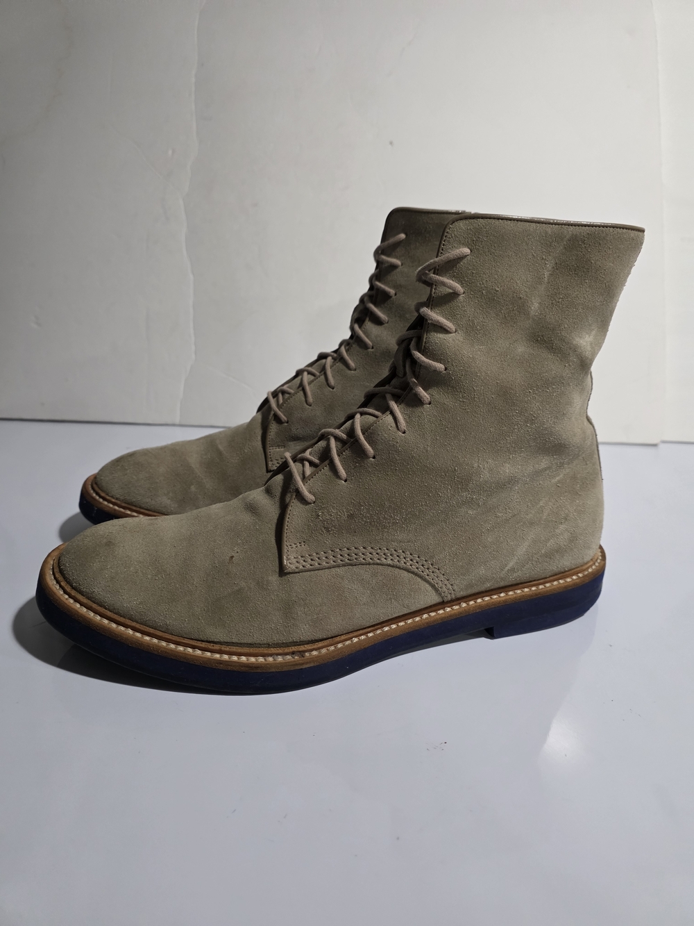 Gucci Men's Suede Lace-Up Boots in Beige with Navy Sole Size 9